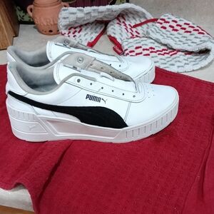 Puma Men's White and Black Sneakers